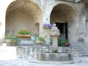 fountain in Annot