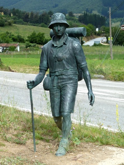 Potes hiker statue