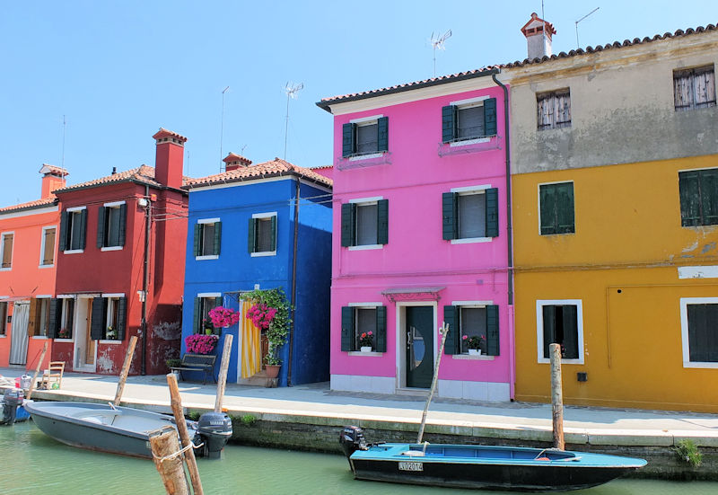 Burano canal and colourful houses