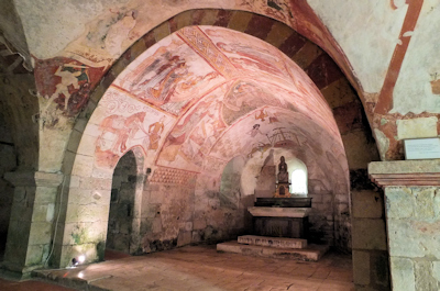 Gargilesse Dampierre - frescos in crypt