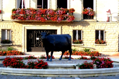 Cow statue at Vimoutier
