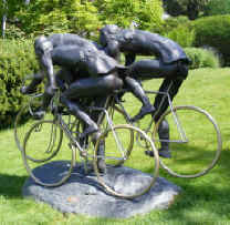 Lausanne - Olympic Parc cyclists statue