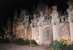Palais at night